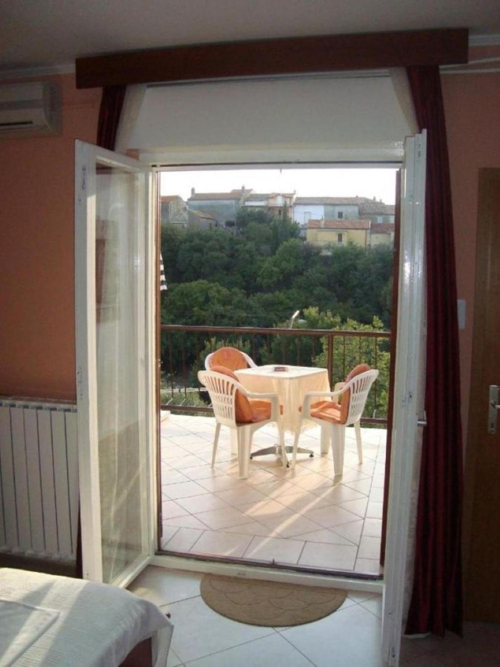 Apartment Marie Omisalj ภายนอก รูปภาพ